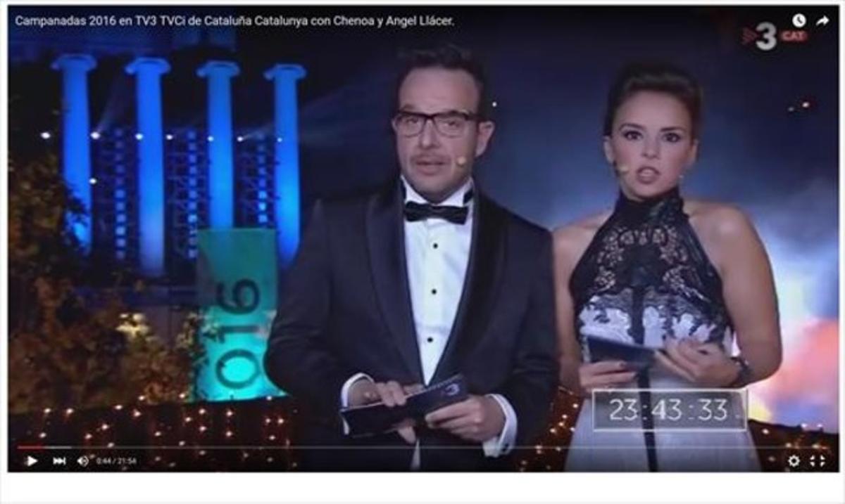 TV-3 La elegancia de Àngel Llacer y Chenoa.