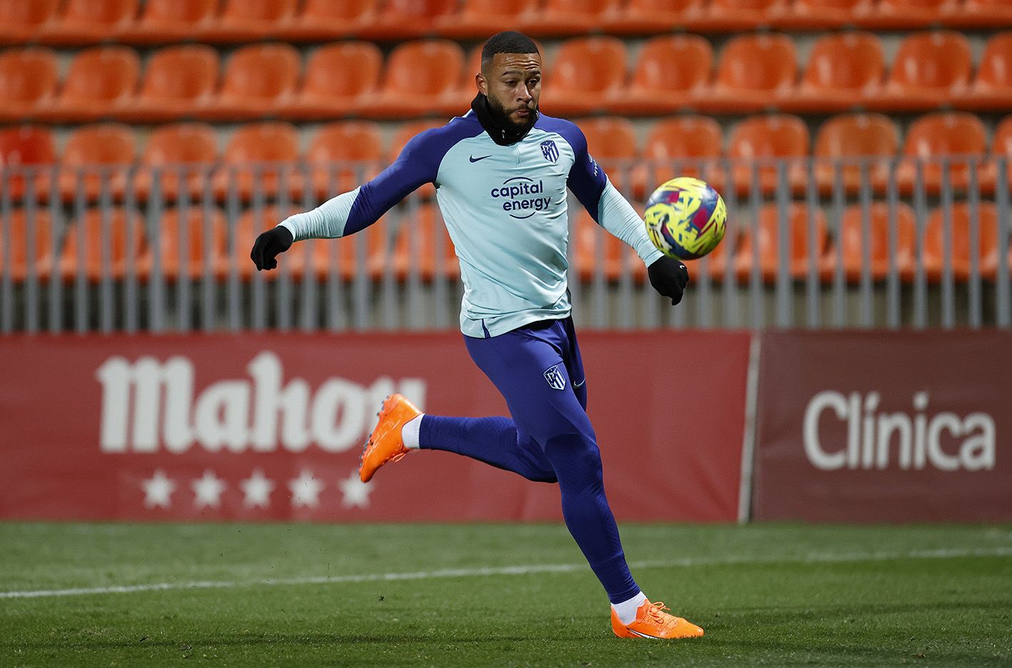 Memphis, en su primer entrenamiento con el Atlético.