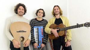 The Wheels interpreta en acústic ’Island Boy’.