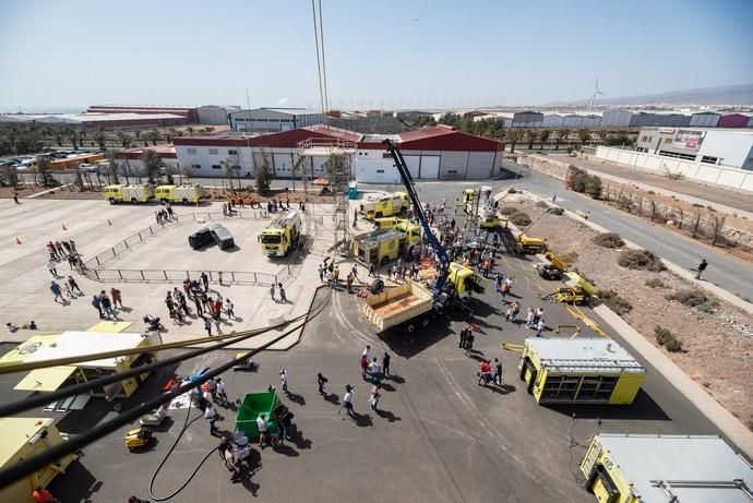 Los bomberos de Gran Canaria se reúnen para celebrar su festividad y hacer equipo