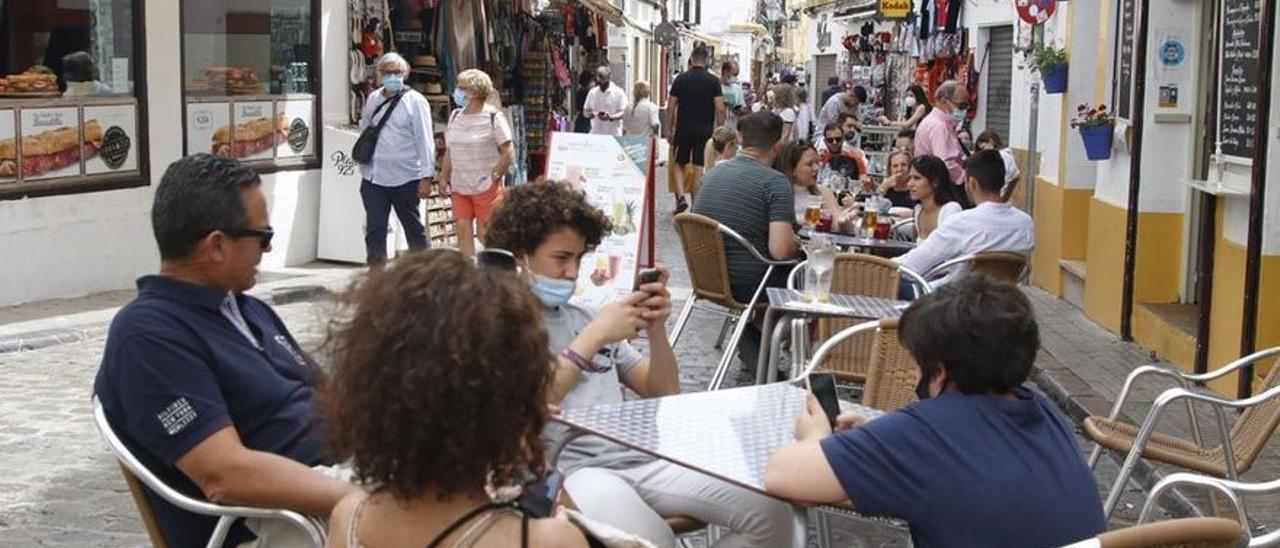 Córdoba está recuperando el trasiego por sus calles tras dos años de pandemia.