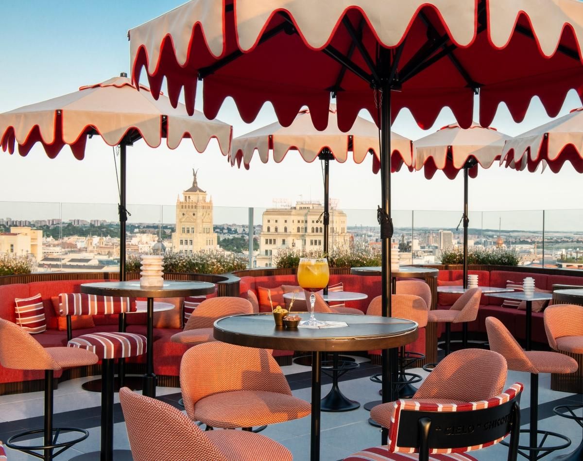 Terraza del Hotel Montera Curio Collection By Hilton.