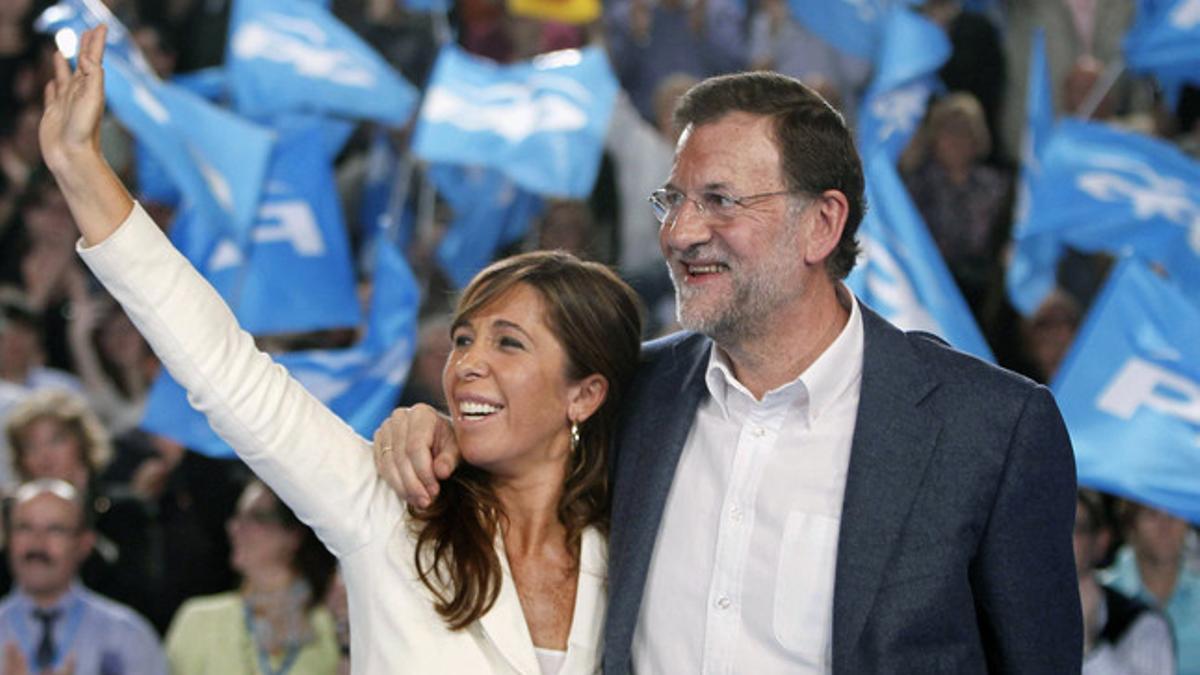 Mariano Rajoy junto a Alicia Sánchez-Camacho durante el mitin en Cerdanyola del Vallès.