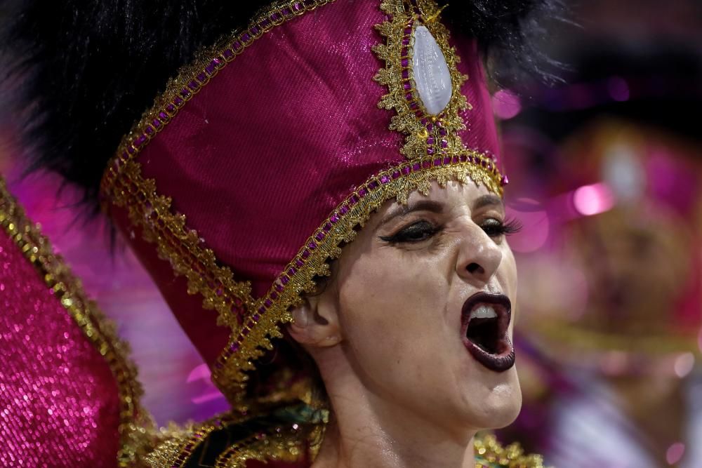 Arranca el Carnaval en Brasil al ritmo de la samba