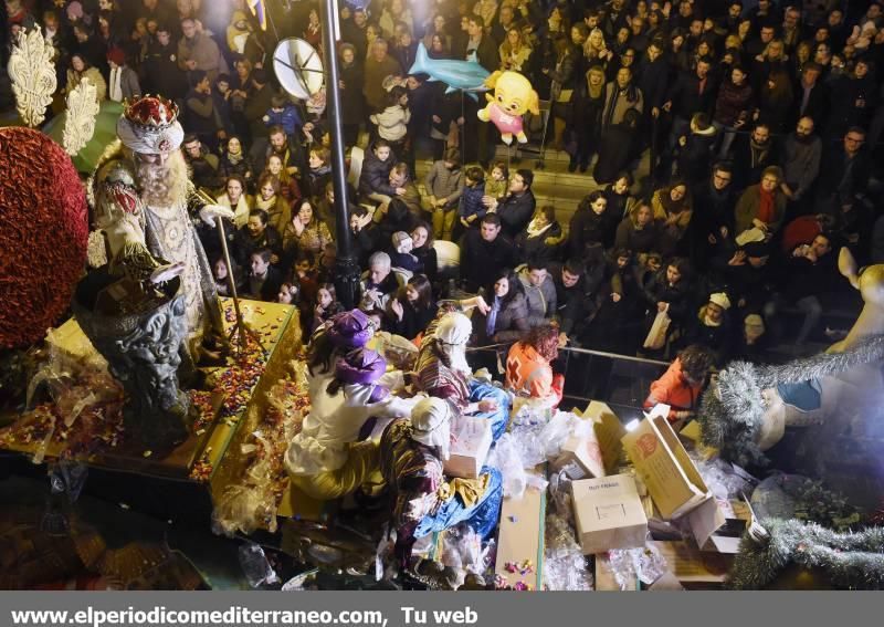 Los Reyes Magos reparten regalos en la provincia