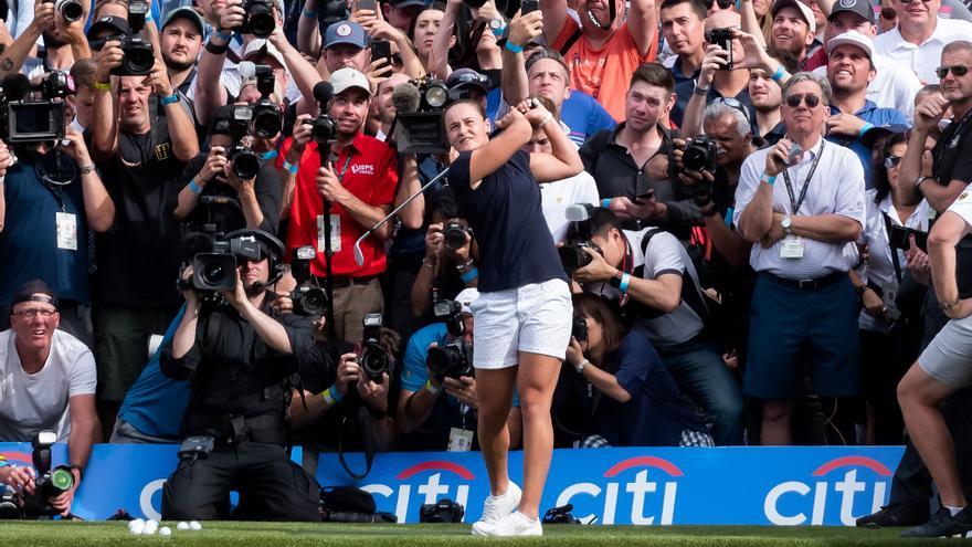 Ash Barty gana su primer torneo de golf por 17 euros