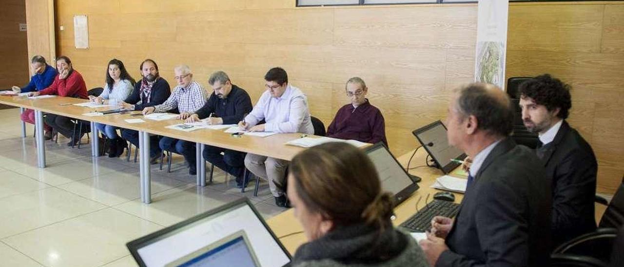 El Consello de Campus se reunió ayer en el edificio de Ferro. // Brais Lorenzo