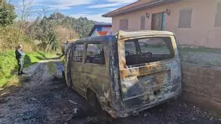 Aparece calcinada en Cantabria la furgoneta robada este martes al club de fútbol de Posada de Llanes