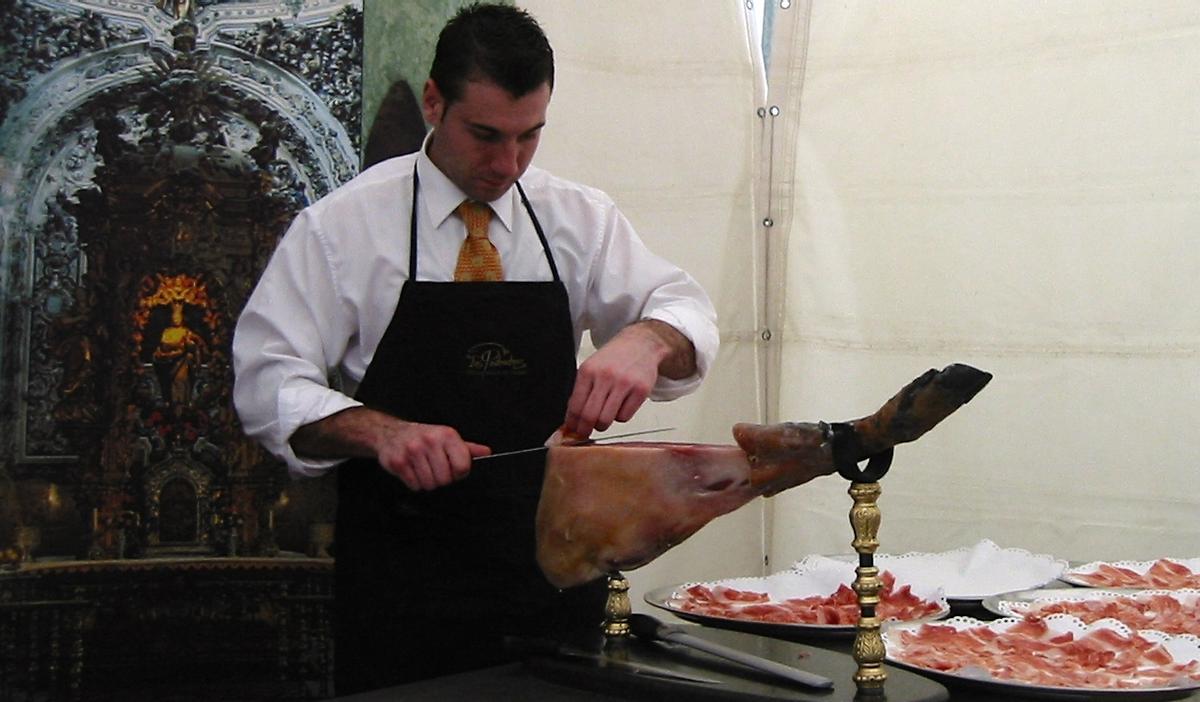 Degustación de jamón de Los Pedroches en la Feria de los Municipios
