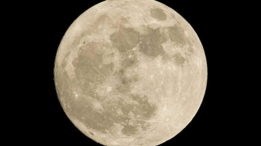 Descubren huellas de cráteres casi invisibles en la Luna