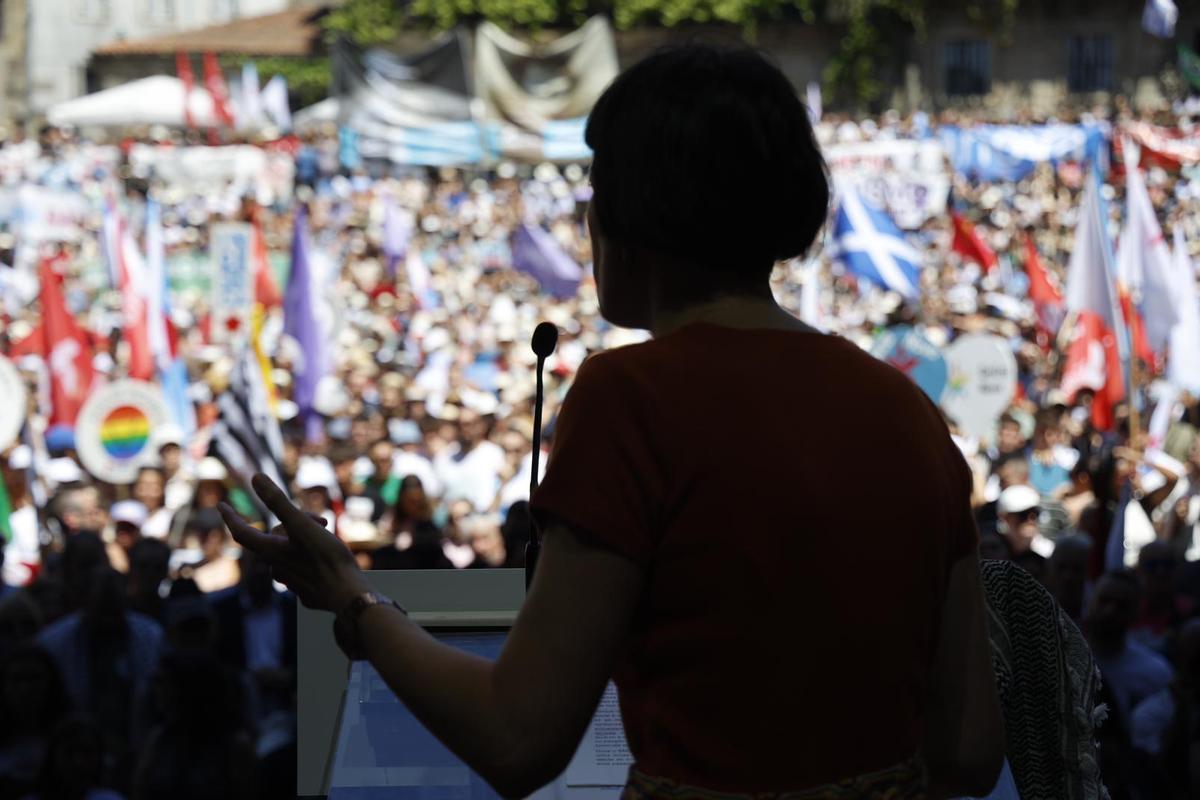 Pontón rematou o seu discurso convidando á militancia a seguir traballando con entusiasmo por Galicia