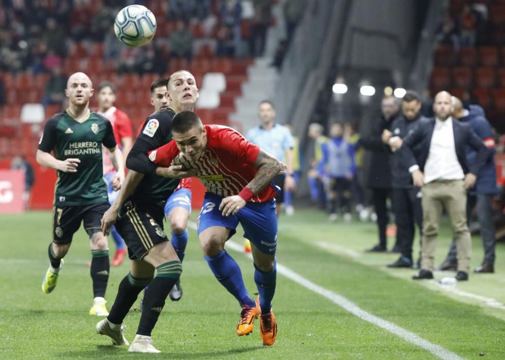 El partido entre el Sporting y la Ponferradina, en imágenes