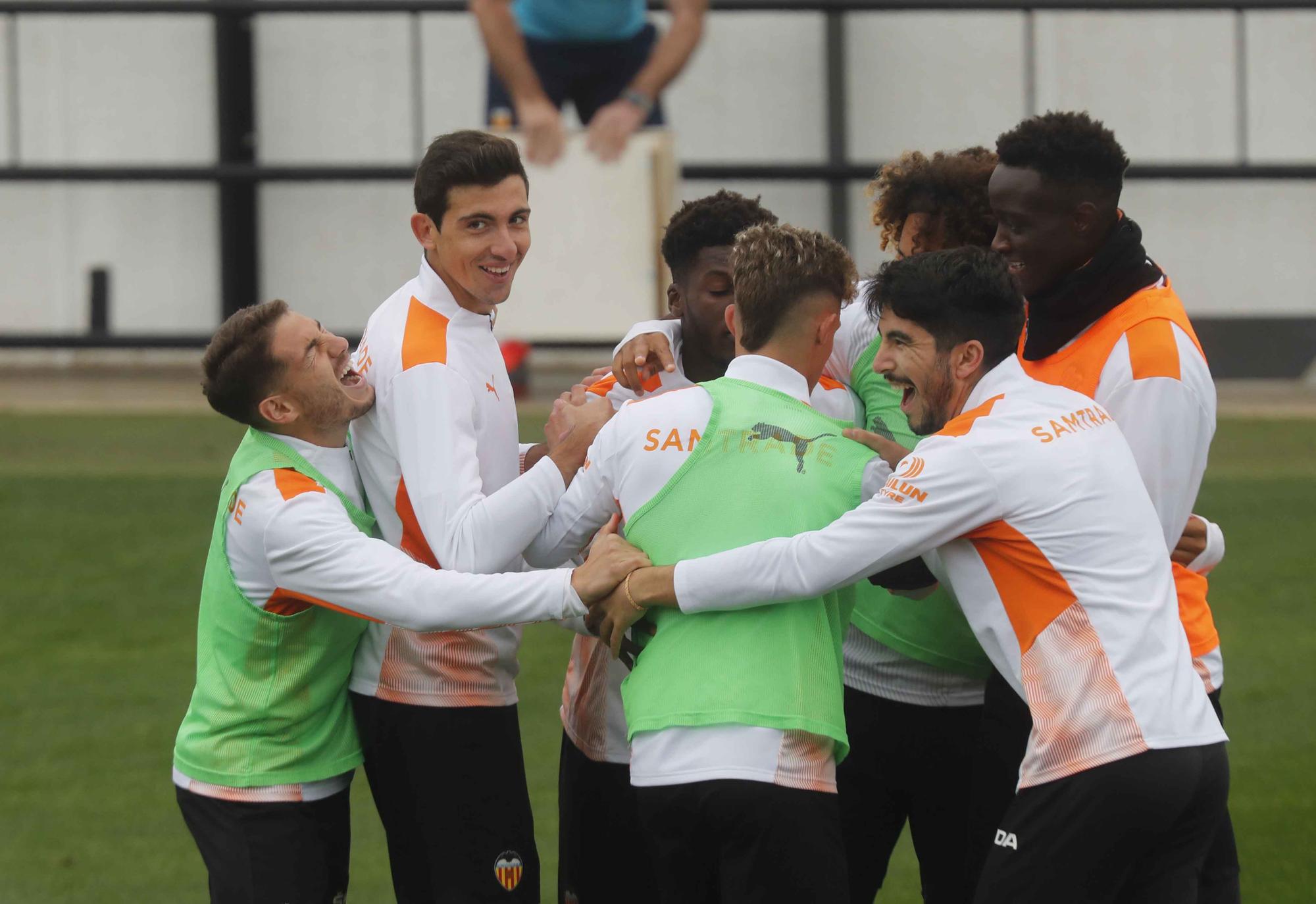 Última sesión antes del partido frente a la Real Sociedad para el Valencia