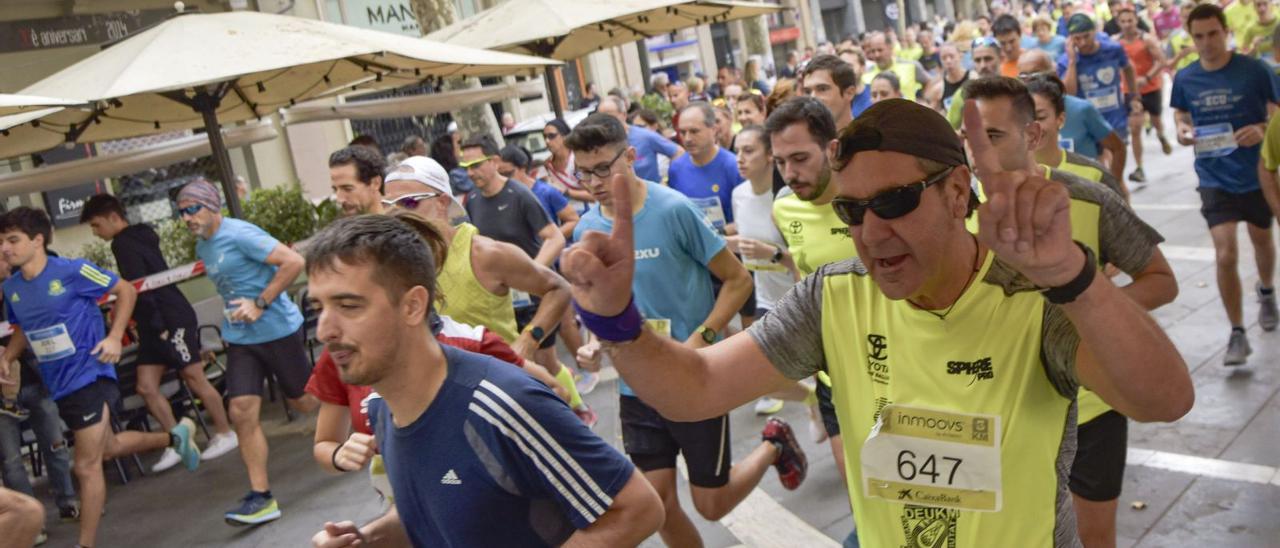 Centenars de corredors van omplir el passeig de Pere III de Manresa | OSCAR BAYONA