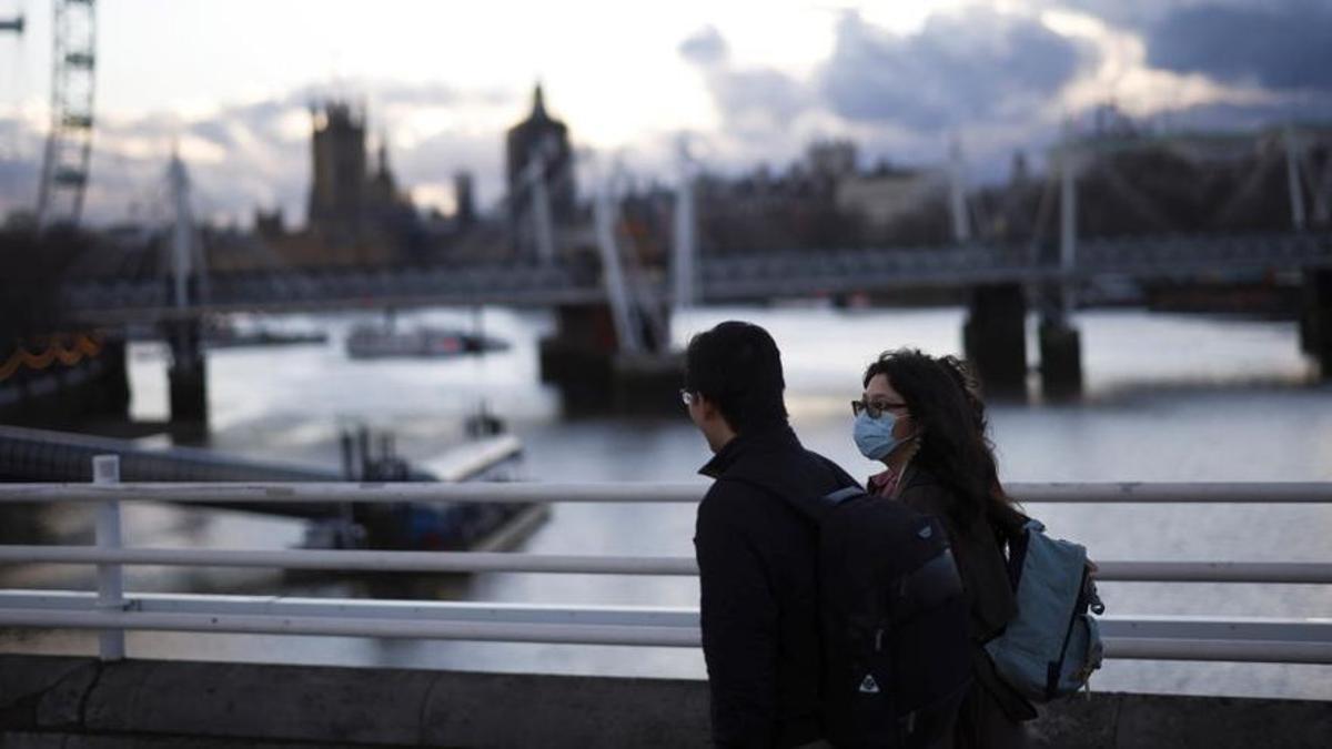 Reino Unido advierte de que es "demasiado pronto" para reservar vacaciones estivales