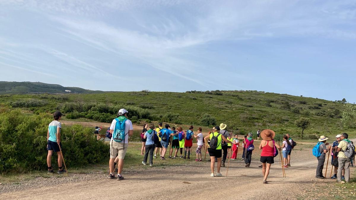 Los peregrinos, durante el trayecto a la Cueva Santa.