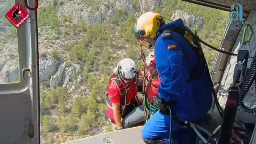 Así ha sido el rescate de dos personas perdidas en el Puig Campana