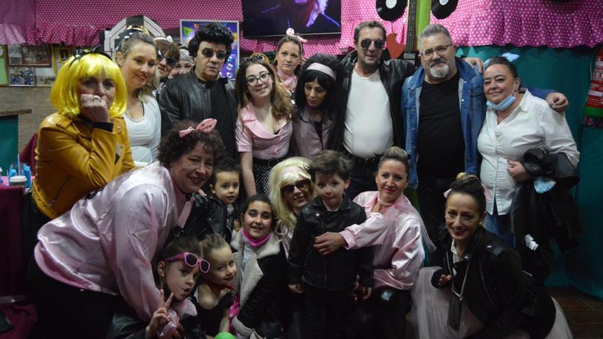 CARNAVAL EN OVIEDO: El desfile de vuelve a llenar las calles de Oviedo: "Le  gente necesitaba pasarlo bien"