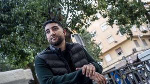 Barcelona. 10.12.2025. Sociedad. Bilal, joven ex tutelado de 20 años que estudia y trabaja. Fotografía de Jordi Cotrina