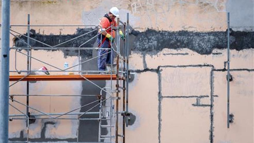 La construcción pide más agilidad en los trámites y la reactivación de la obra pública