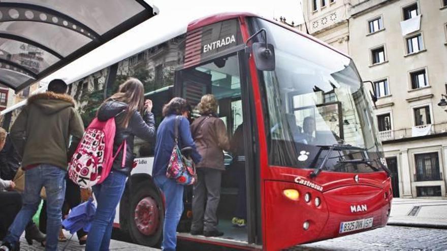 Los usuarios del transporte público de Alcoy crecen un 19%