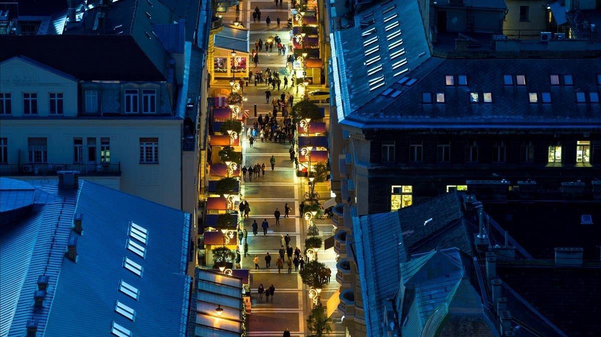 El mercadillo de Navidad en  Budapest , Hungría.