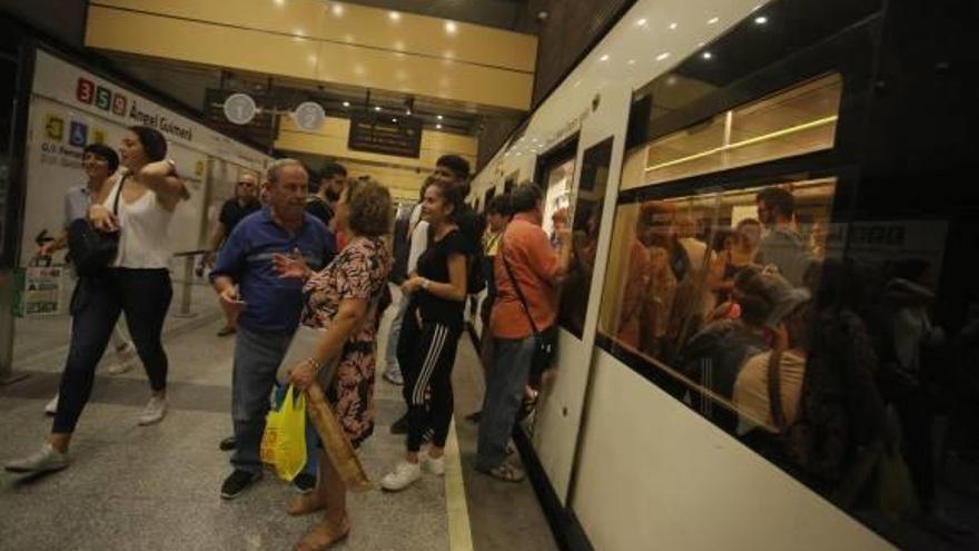 Escrituras, muletas o un estetoscopio, objetos perdidos en Metrovalencia