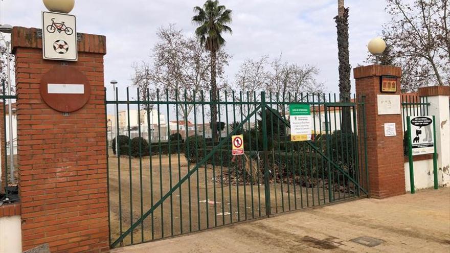 El parque Ramón y Cajal sigue cerrado tras un año de reformas