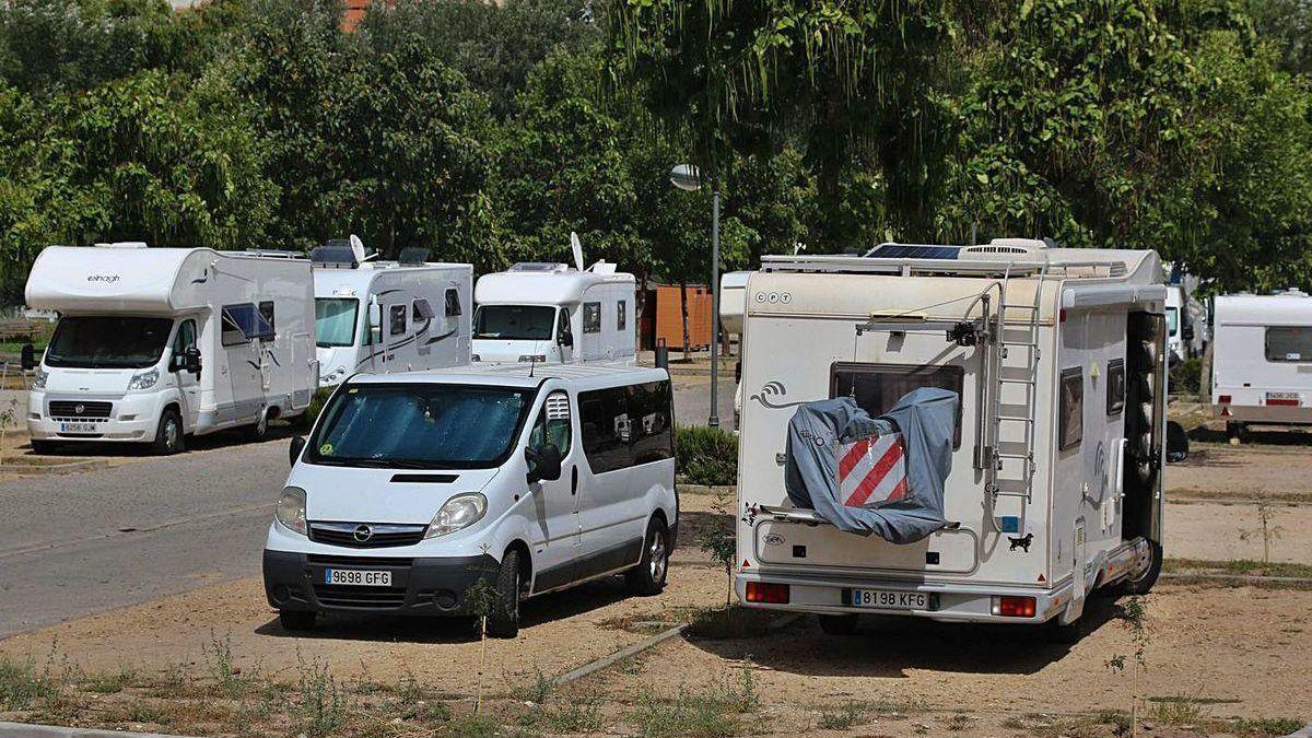 Caravanas estacionadas en Zamora capital, donde ya existe un área para estos vehículos.