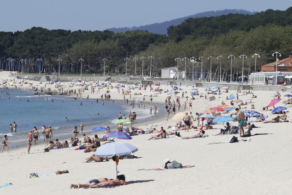 Las playas de Vigo y Panxón registraron una notable asistencia por la tarde