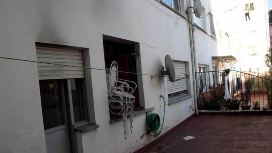 La Policía afirma que la madre de los tres niños abandonados en un piso de Oviedo está viva