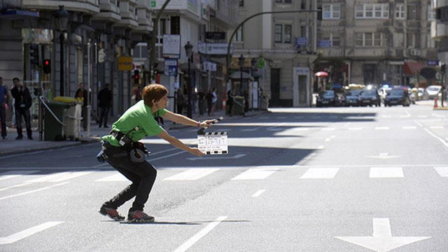 Una imagen del rodaje de la película ´El Desconocido´ en las calles de A Coruña. | víctor echave