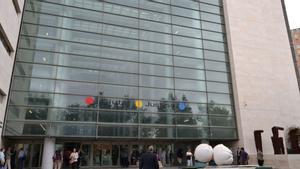 Una mare recolza el violador de la seva filla en el judici i la titlla de «mentidera»