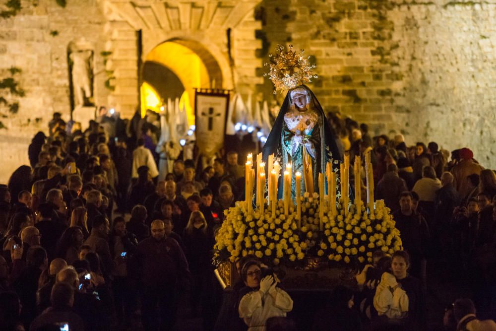 Santo Entierro de piedra y silencio