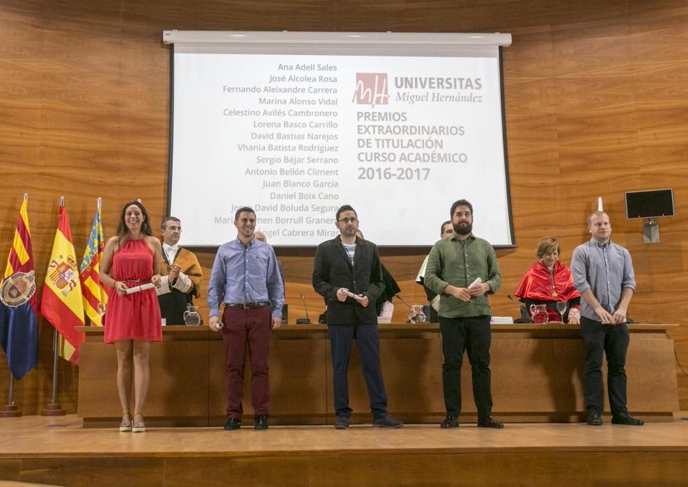 Honoris causa de la UMH a Tino Villanueva