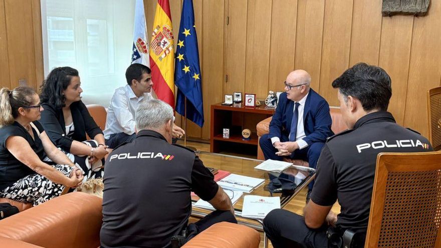 La reunión mantenida entre el subdelegado del Gobierno y los representantes vecinales. | FdV