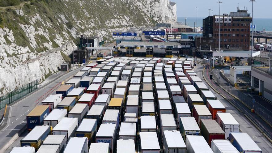 Advierten de que faltarán camiones en la Región de Murcia  por el bloqueo en Dover