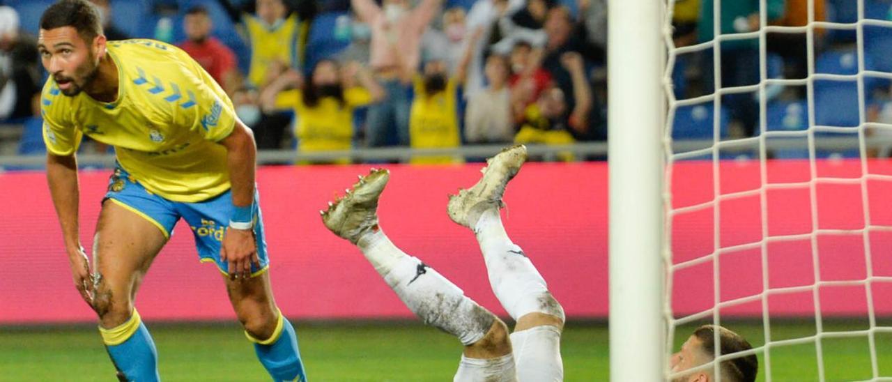 Benito Ramírez, tras marcar su gol al Alcorcón en el partido de la primera vuelta. | |