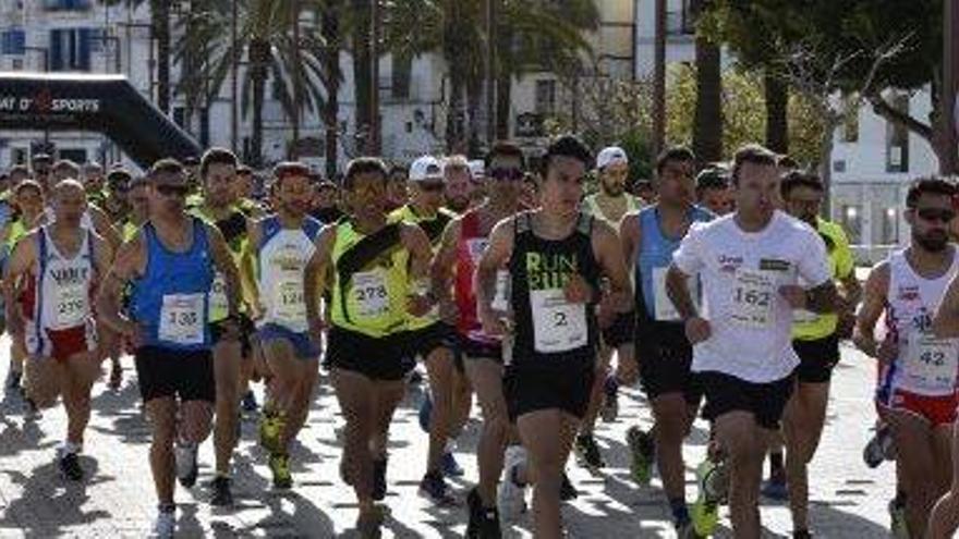 Inicio de la prueba atlética en Vila para dirigirse a Santa Eulària.