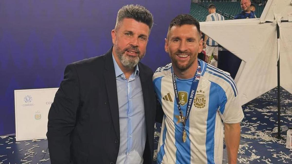 Bragarnik, con Messi tras ganar la Copa América 2024