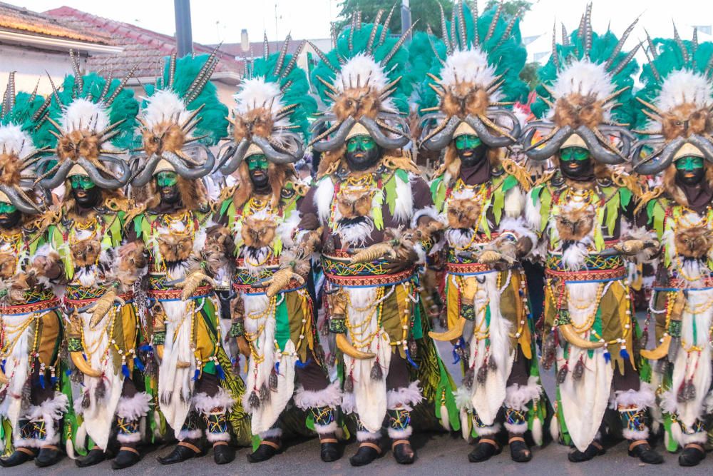 Los Moros y Cristianos llenaron las calles