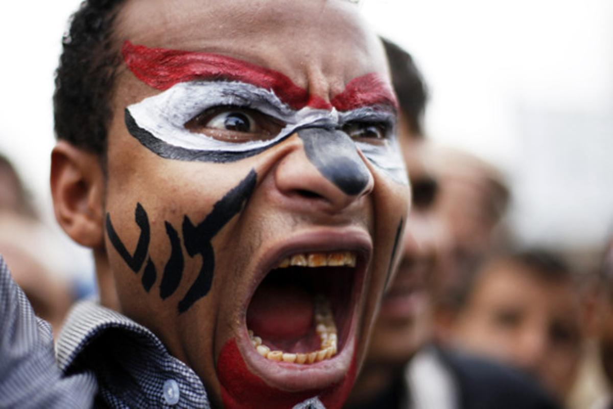 Un manifestant crida eslògans contra el president del Iemen, Ali Abdullah Saleh, a Sanaa.