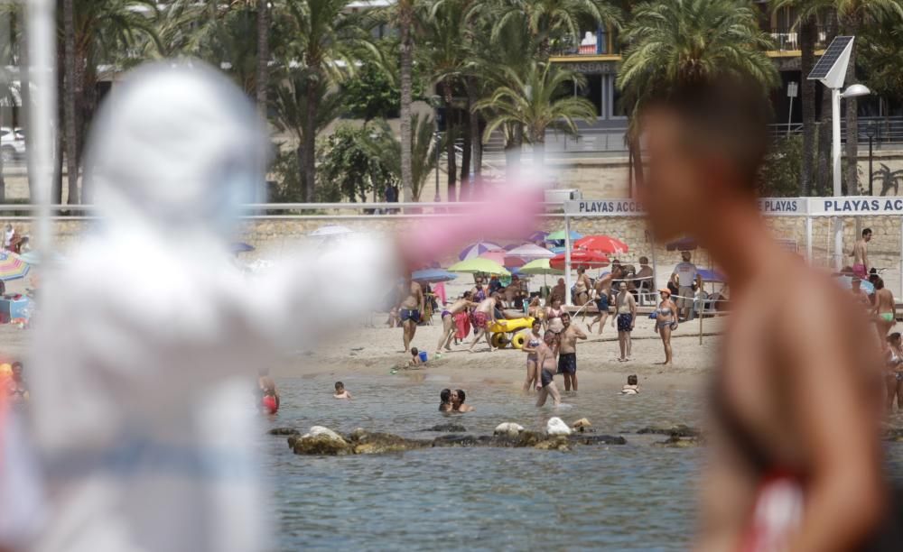 La Guardia Civil la ha localizado a cinco millas de Sierra Helada y en estos momentos están llegando al puerto de la localidad