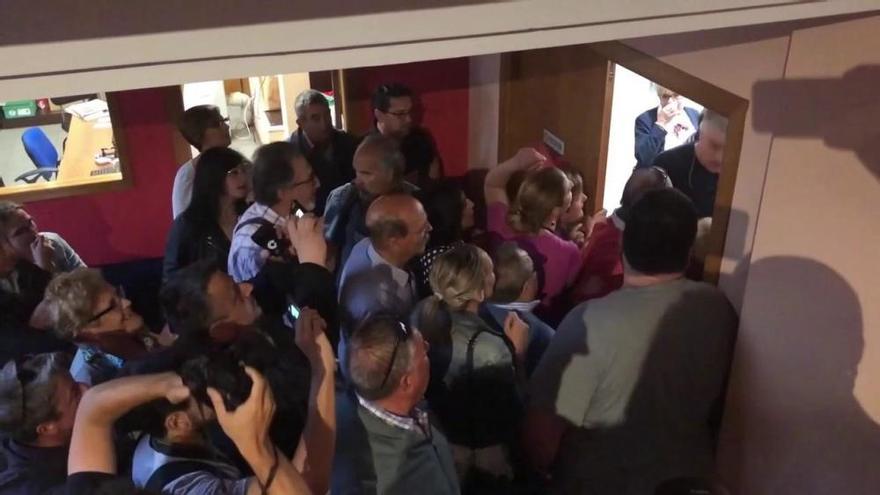 Así fue el "asalto" de los militantes socialistas a la sede del PSOE de Zamora