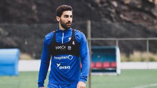 José León renueva por dos temporadas con el CD Tenerife