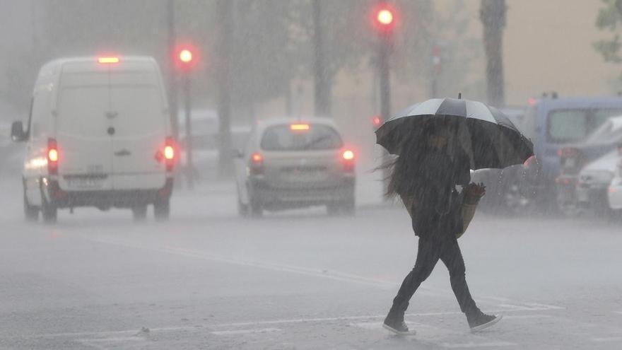Aemet activa el aviso naranja por fuertes lluvias en Valencia y Alicante