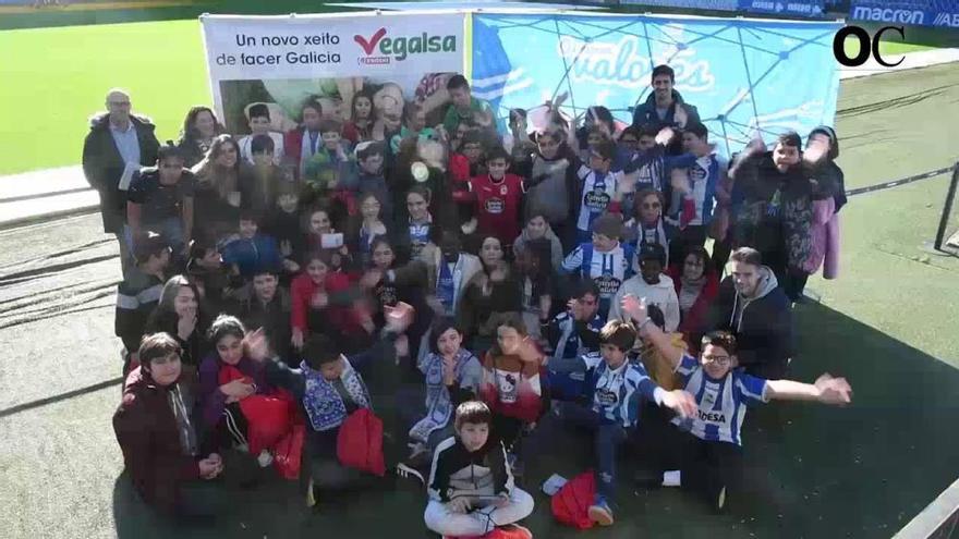 Alumnos del Curros Enríquez y el Juana de Vega viven su experiencia blanquiazul