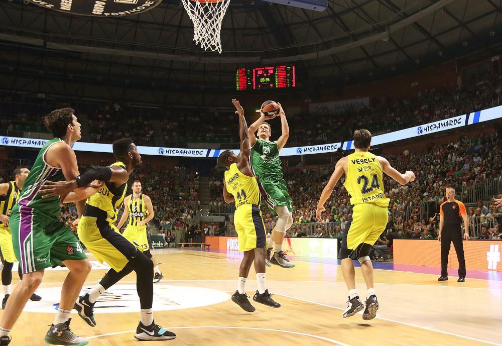 Una espectacular remontada en el último cuarto permite al Unicaja estrenarse en la Euroliga con un triunfo de prestigio que demuestra que los verdes están preparados para luchar por todo