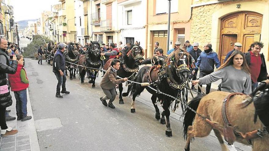 Les Coves cumple con el ritual invernal del fuego