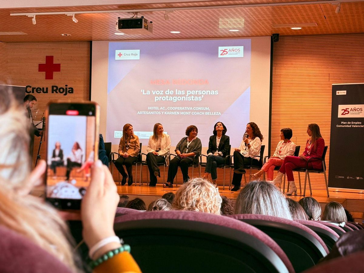 "La voz de las personas", acto celebrado en Cruz Roja
